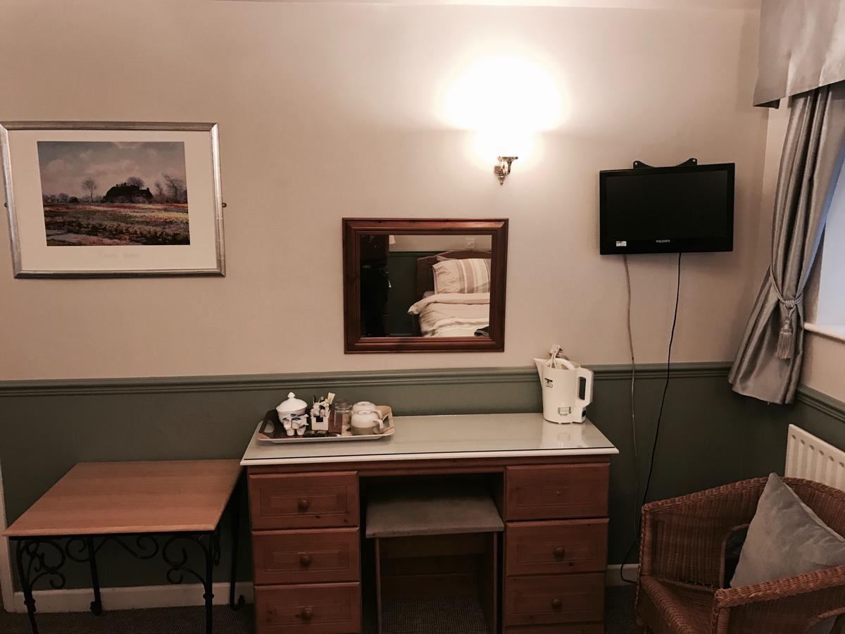 The Red Lion Inn & Restaurant Prestatyn Eksteriør bilde